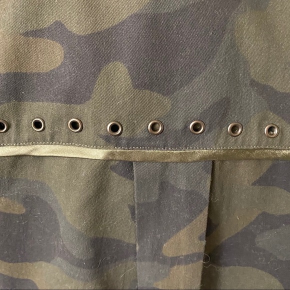 Camo Ruffle Jacket. Small. - Picture 10 of 12